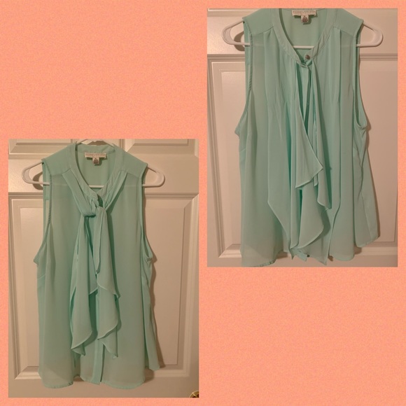 Forever 21 Tops - Forever 21 green size XL sheer front tie blouse